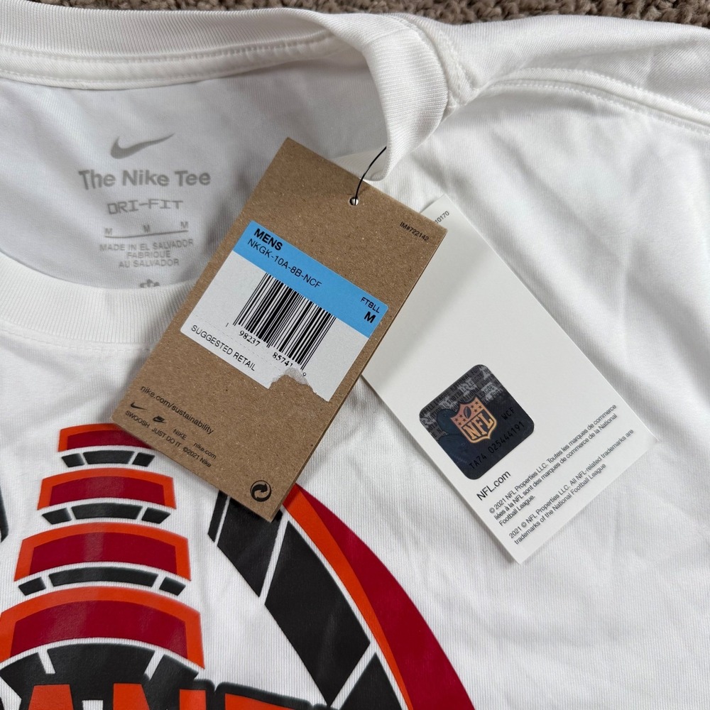 Nike Tampa Bay Buccaneers Dri-FIT White Graphic T-Shirt Mens Medium NWT sporty - Picture 6 of 11